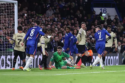 دقيقة بدقيقة.. تشيلسي 1-0 برشلونة.. هدف ذاتي